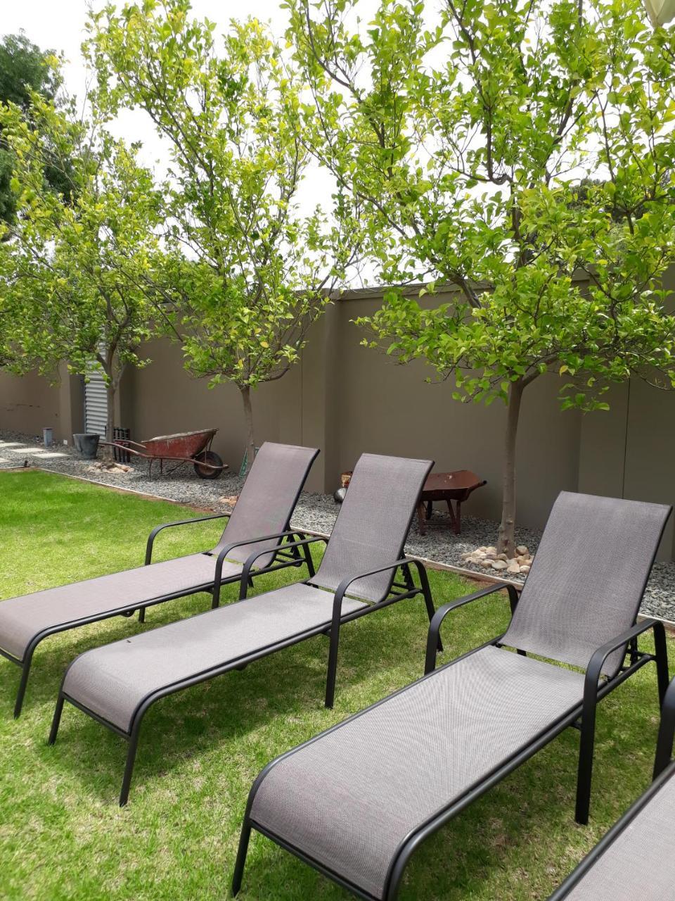 Karoo Sun Boutique Guest House Oudtshoorn Exterior foto